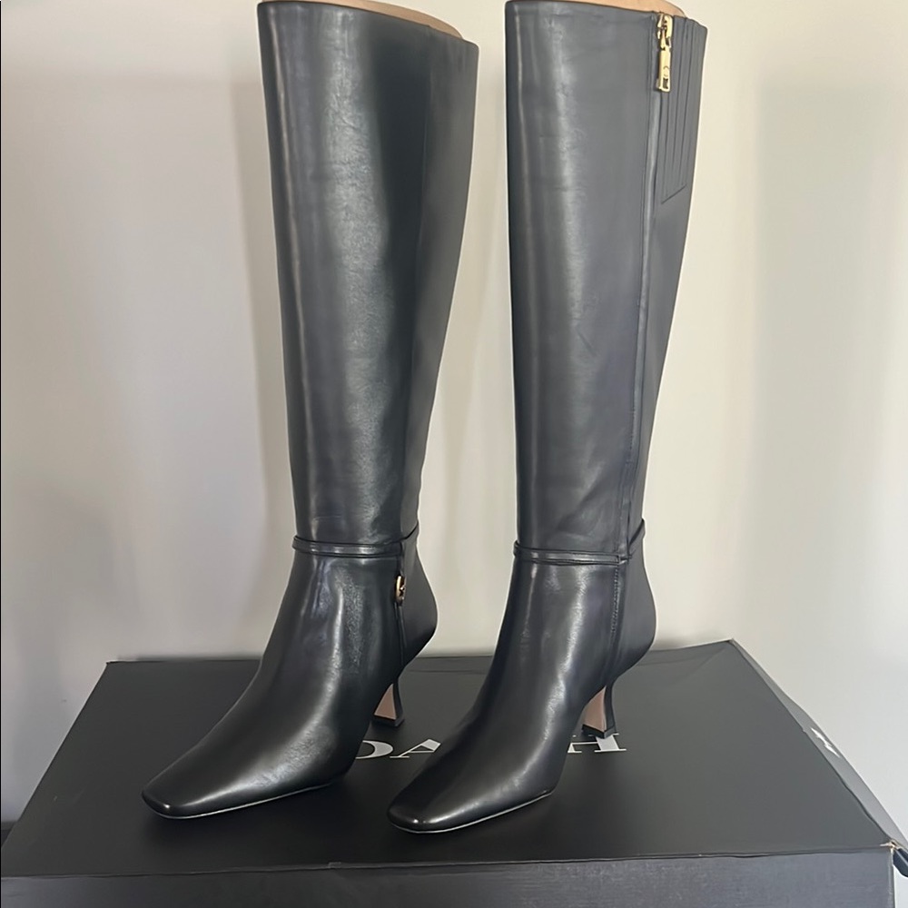 COACH Extended calf Black Leather Knee-High boots SIZE 7